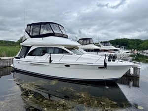 2004 Meridian 381