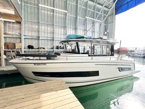 2020 Jeanneau 895 Sport