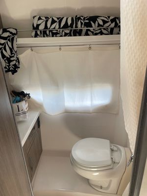 2021 Regal 33 Express for sale in Belleville, ON, photo 6