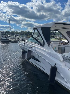 2021 Regal 33 Express for sale in Belleville, ON, photo 3