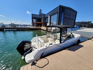 2019 Boston Whaler 230 Vantage