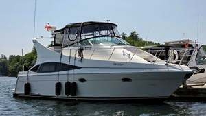 2005 Carver 36 Mariner