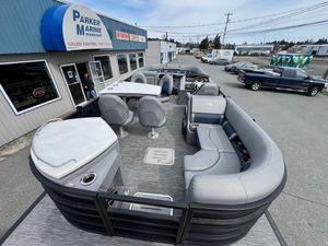 0 Bennington 25 LPD DEMO MODEL