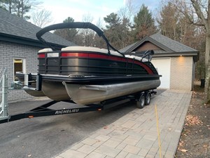 2018 Bennington 23 RSB
