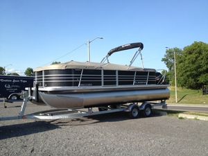 2019 Legend Bayshore Lounger Sport Package