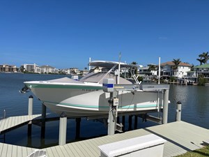 2020 Blackfin 272 DC