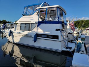 1992 Carver 33 Aft Cabin