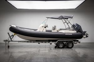 2025 ZODIAC MEDLINE 6.8