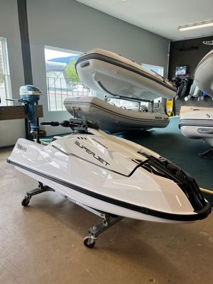Yamaha SuperJet 2024