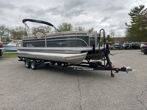 2025 Sun Tracker Party Barge® 22 DLX