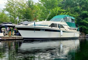 1980 Chris-Craft Catalina 350