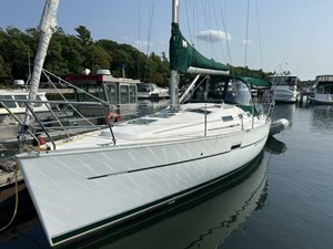 2004 Beneteau 323