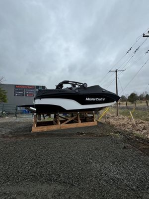 2024 MasterCraft XT20