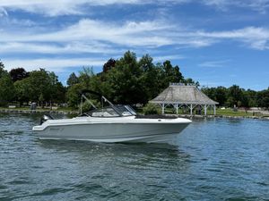 2025 Boston Whaler 210 Vantage