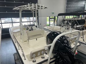 2025 Boston Whaler 190 Montauk