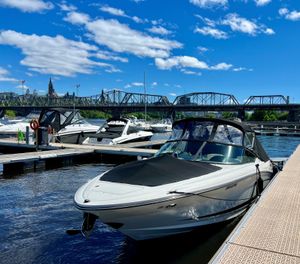 2008 Sea Ray SLX270