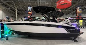 Cobalt R8 Surf 2024