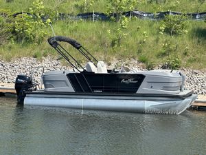 2025 SunChaser Lucerne 20 LR DH Tritoon Black Suzuki DF75