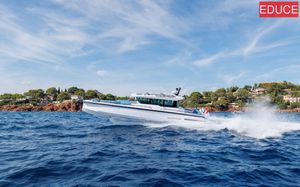 Axopar 37 XC CROSS CABIN 2025
