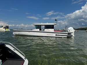 2022 Axopar 28 cabin