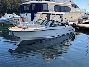 2022 Boston Whaler 240 Vantage