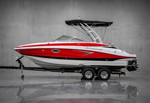 2022 Crownline E235