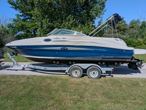 2007 Sea Ray 240 Sundeck