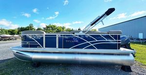 2026 SYLVAN 8520 MIRAGE CRUISE