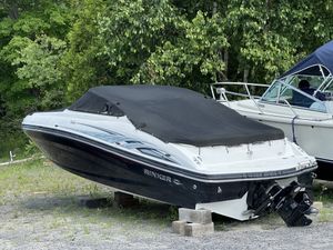 2015 Rinker Captiva 196 BR