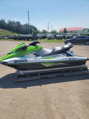 2016 Yamaha FX Cruiser HO - WELL MAINTAINED WITH COVER!