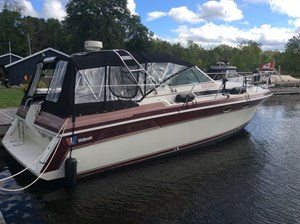 1989 Wellcraft St. Tropez 3200 Express Cruiser