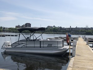 2021 Bennington LSB22