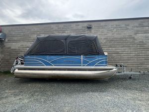 2018 Sylvan 8520 Cruise