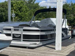 2026 Bennington 22 LCW