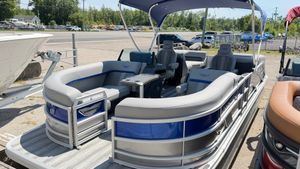 Bennington M Series 22 MFB 2026