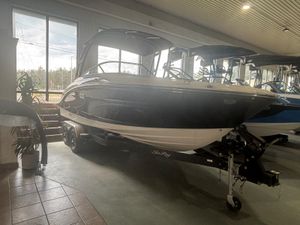 2025 Sea Ray SPX 210