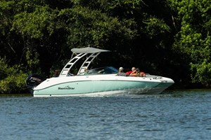 2022 NauticStar 243 DC