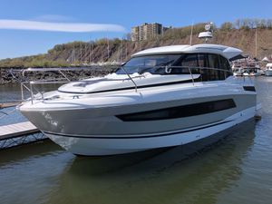 2019 Jeanneau NC 33