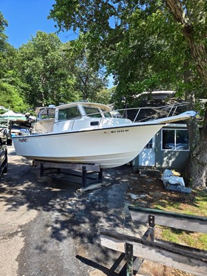2003 Parker 2120 Sport Cabin
