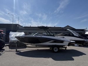 2019 Glastron GT 205