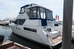 1996 Carver 355 Aft Cabin