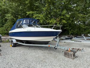 2005 Bayliner 210 Discovery