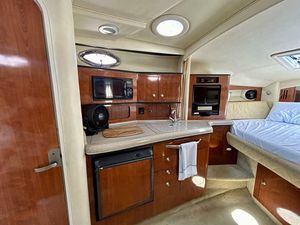 2006 Sea Ray 300 Sundancer for sale in Belleville, ON, photo 9