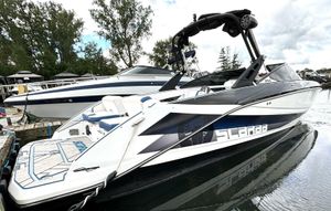 2020 Scarab 255 ID Wake