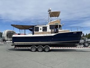 2015 Ranger Tugs R-31 CB