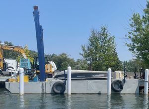 1984/2016 Spud Deck Barge 1984