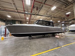 2025 MJM Yachts MJM 4