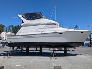 Bayliner 3988 Command Bridge Motoryacht 2000
