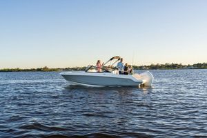 2026 Boston Whaler 210 Vantage