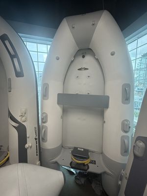 2020 Zodiac Fastroller 285 Air Floor